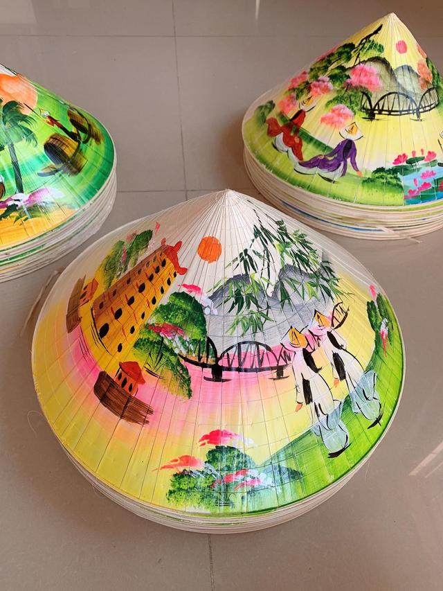 Handwoven Palm leaf hat natural material 100% - made in Vietnam